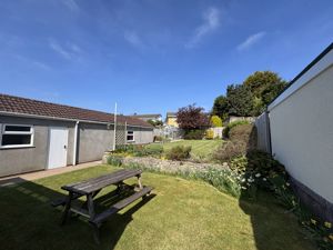 Rear garden to Garage- click for photo gallery